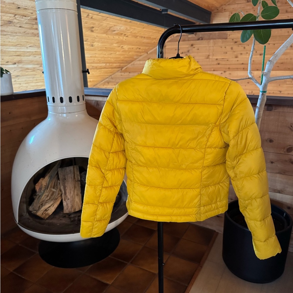 Light Tree Ultra Light Weight Packable Women’s Yellow Puffer Jacket - Picture 2 of 3